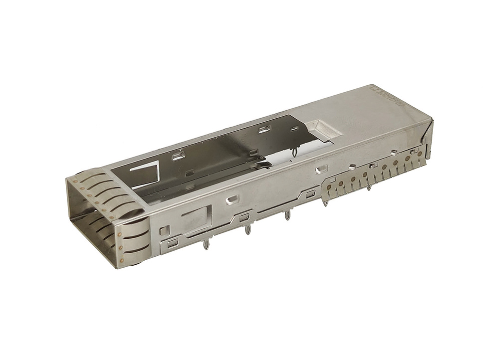 Single layer QSFP-DD 100G fiber cage with skylight opening